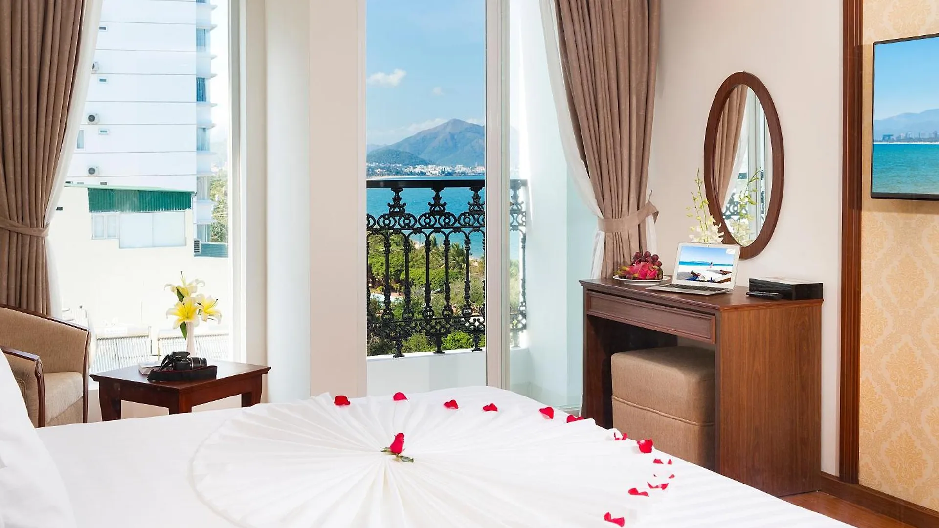 Hotel Regalia Nha Trang